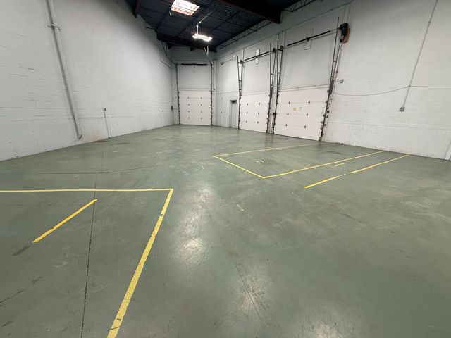 1881 Industrial Drive, Libertyville, IL 60048