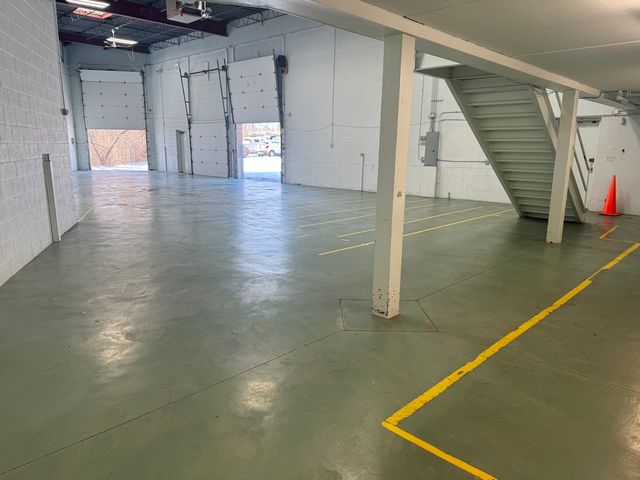 1881 Industrial Drive, Libertyville, IL 60048