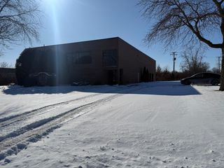 1881 Industrial Drive, Libertyville, IL 60048