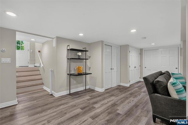 60 Moore Avenue, Waldwick, NJ 07463