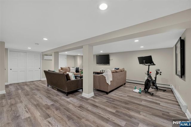60 Moore Avenue, Waldwick, NJ 07463