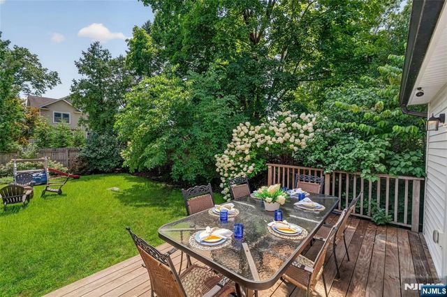 60 Moore Avenue, Waldwick, NJ 07463