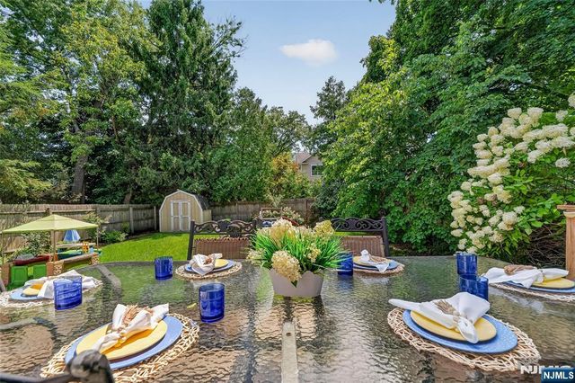 60 Moore Avenue, Waldwick, NJ 07463