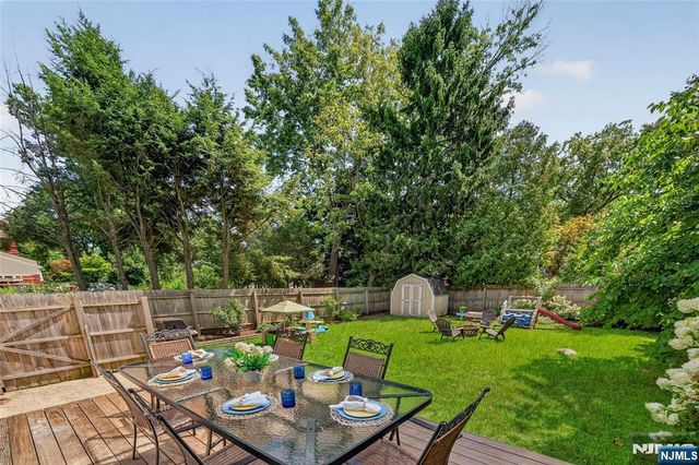 60 Moore Avenue, Waldwick, NJ 07463
