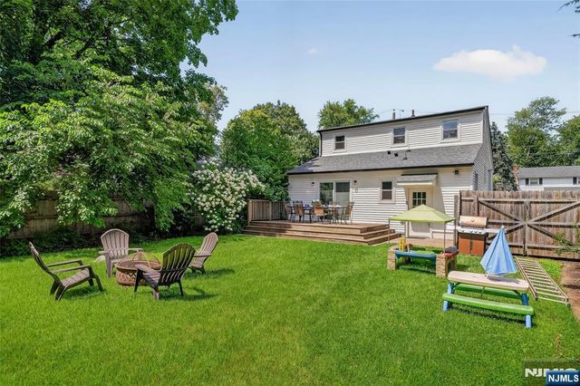 60 Moore Avenue, Waldwick, NJ 07463