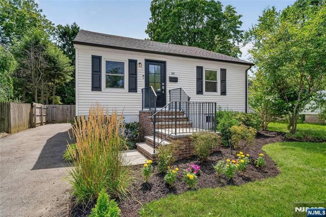 60 Moore Avenue, Waldwick, NJ 07463