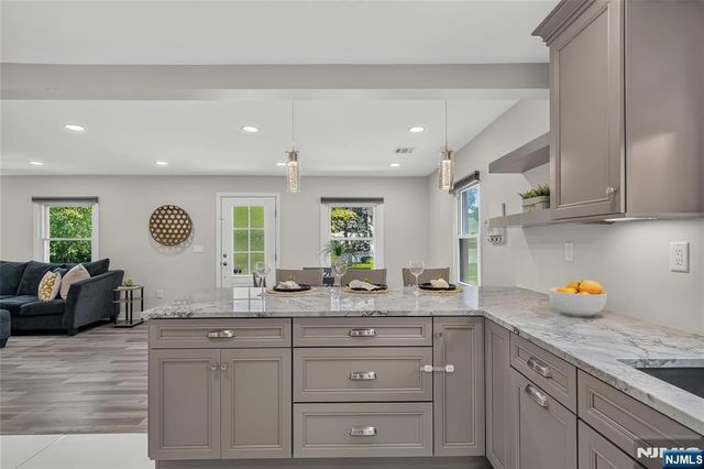 60 Moore Avenue, Waldwick, NJ 07463