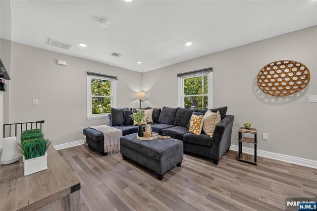 60 Moore Avenue, Waldwick, NJ 07463