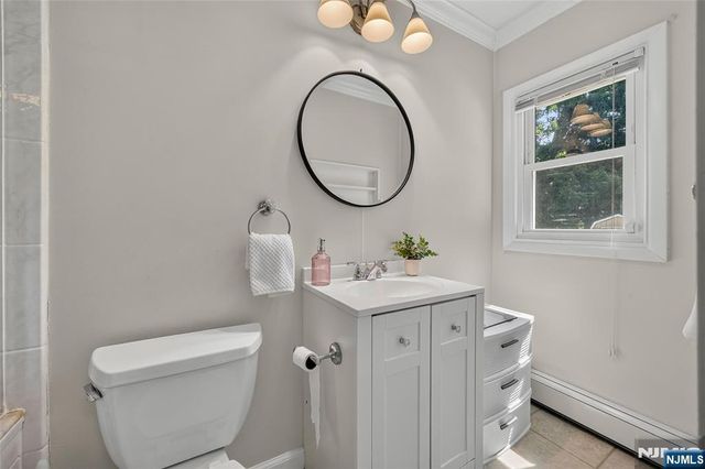 60 Moore Avenue, Waldwick, NJ 07463