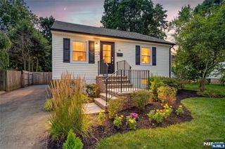 60 Moore Avenue, Waldwick, NJ 07463