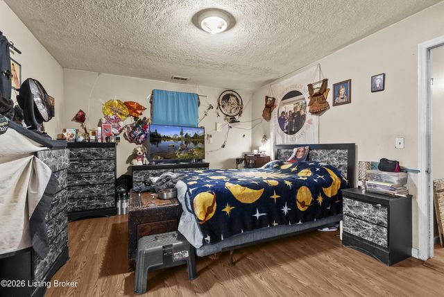 2801 Griffiths Ave, Louisville, KY 40212