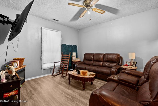 2801 Griffiths Ave, Louisville, KY 40212
