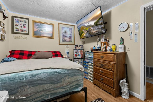 2801 Griffiths Ave, Louisville, KY 40212