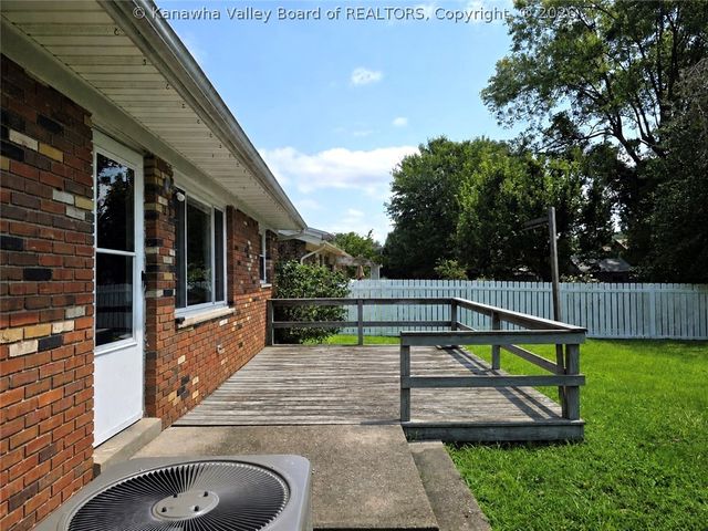 2610 Winter Street, St Albans, WV 25177