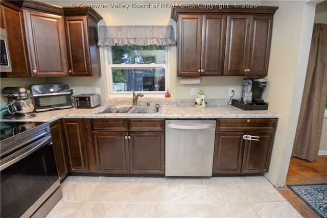 2610 Winter Street, St Albans, WV 25177