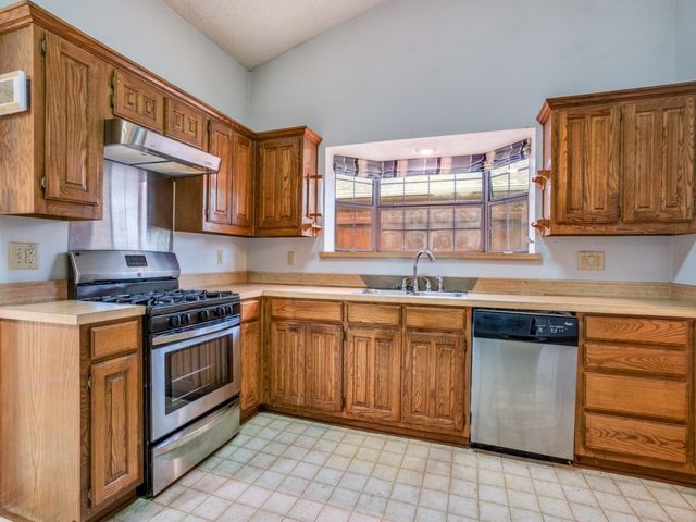 803 Sandy Creek Drive, Allen, TX 75002