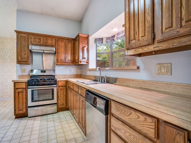 803 Sandy Creek Drive, Allen, TX 75002