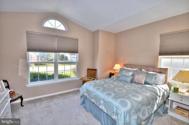 4 SYMPHONY AVE, Bayville, NJ 08721