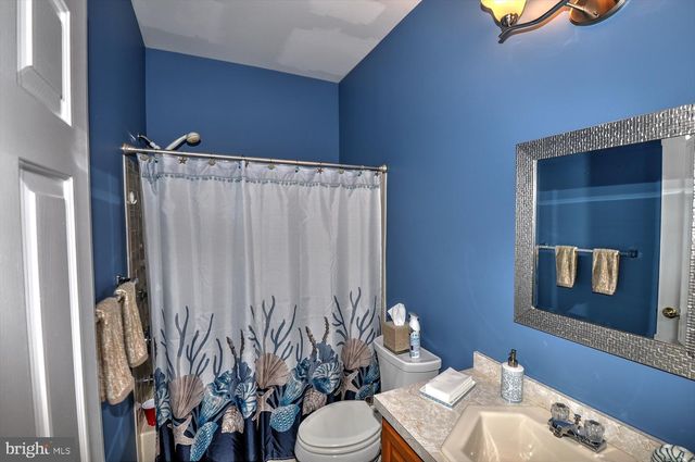 4 SYMPHONY AVE, Bayville, NJ 08721