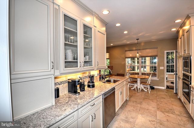 4 SYMPHONY AVE, Bayville, NJ 08721