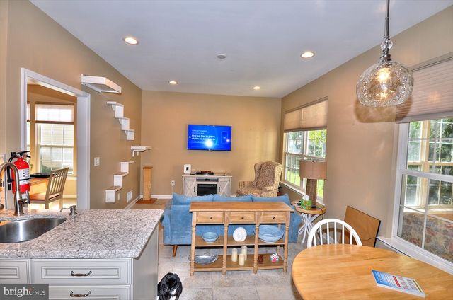 4 SYMPHONY AVE, Bayville, NJ 08721