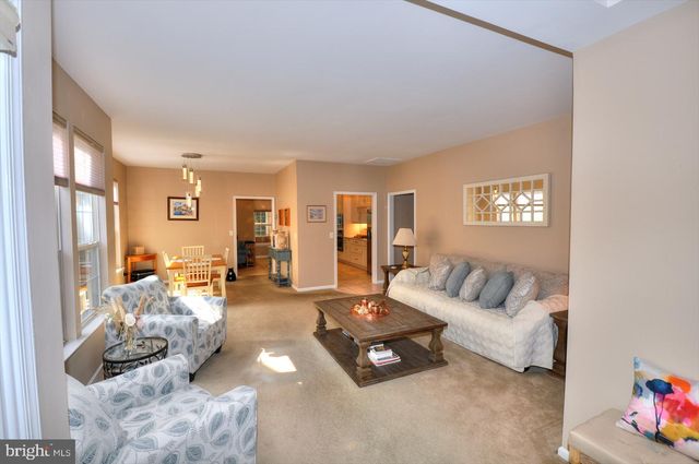 4 SYMPHONY AVE, Bayville, NJ 08721