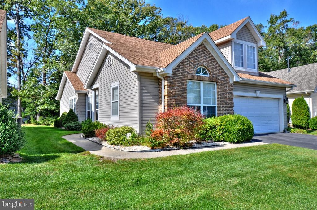 4 SYMPHONY AVE, Bayville, NJ 08721