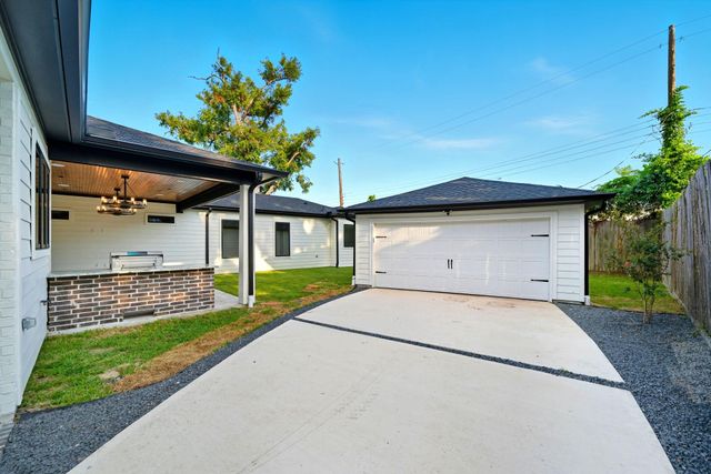 6923 Shavelson Street, Houston, TX 77055