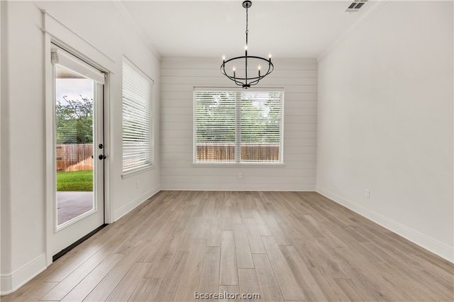 3512 Wildwood Court, Bryan, TX 77808