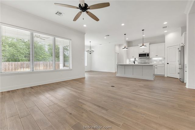 3512 Wildwood Court, Bryan, TX 77808