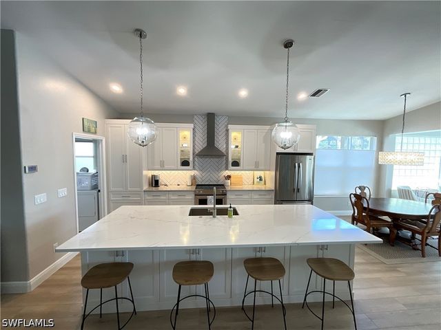 1709 MARSH RUN, Naples, FL 34109