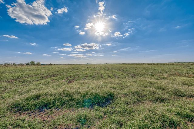 000 Mcfarlane Road, Beasley, TX 77417