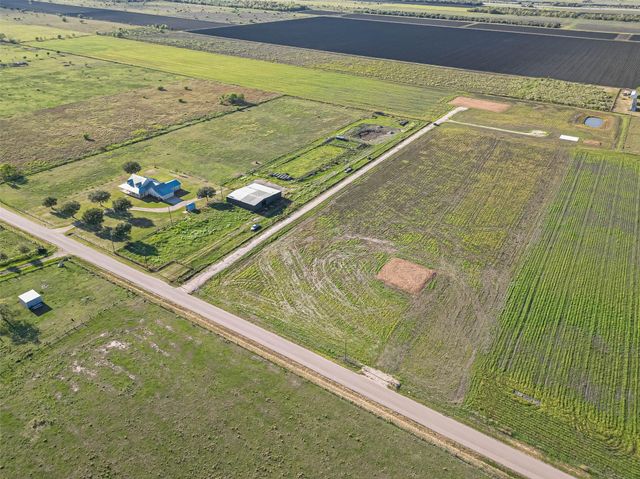 000 Mcfarlane Road, Beasley, TX 77417