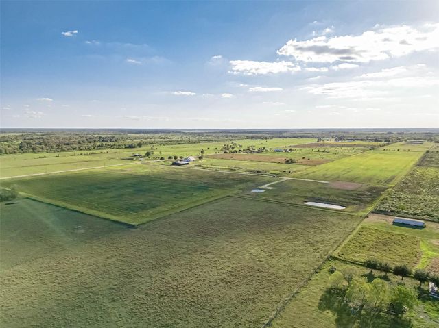 000 Mcfarlane Road, Beasley, TX 77417