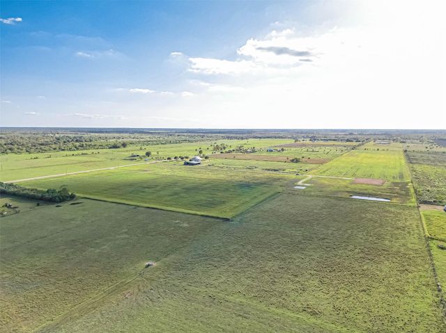 000 Mcfarlane Road, Beasley, TX 77417