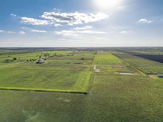 000 Mcfarlane Road, Beasley, TX 77417