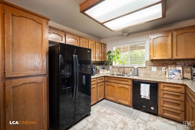 4611 Polo Club Drive, Bakersfield, CA 93312