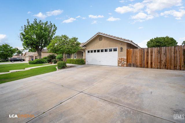 4611 Polo Club Drive, Bakersfield, CA 93312