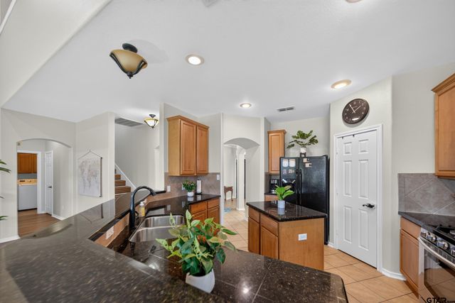 1907 Silver Cove, Whitehouse, TX 75791