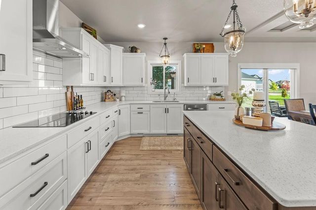 3755 Houkom Drive E, West Fargo, ND 58078