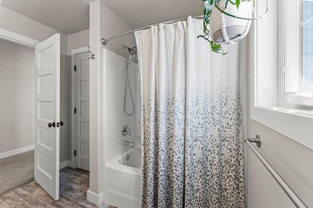 3755 Houkom Drive E, West Fargo, ND 58078