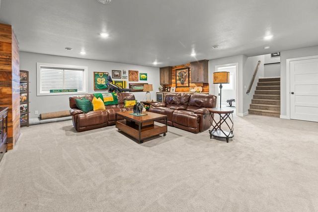 3755 Houkom Drive E, West Fargo, ND 58078