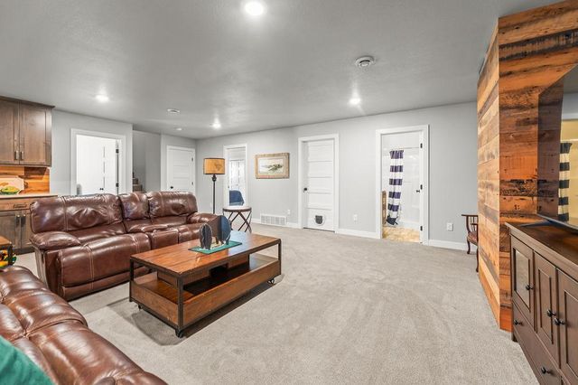 3755 Houkom Drive E, West Fargo, ND 58078