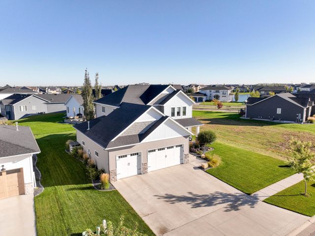 3755 Houkom Drive E, West Fargo, ND 58078