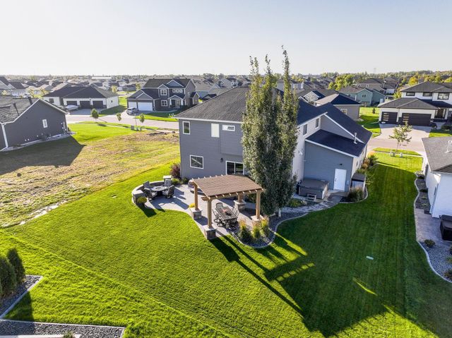 3755 Houkom Drive E, West Fargo, ND 58078