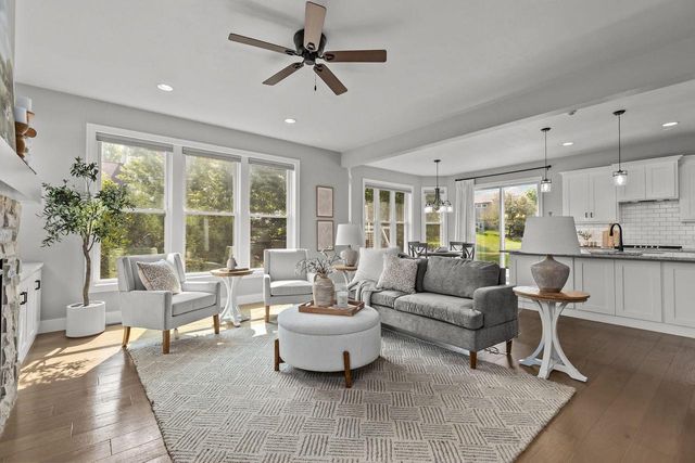 5644 N SUMMERLAND DRIVE, Appleton, WI 54913