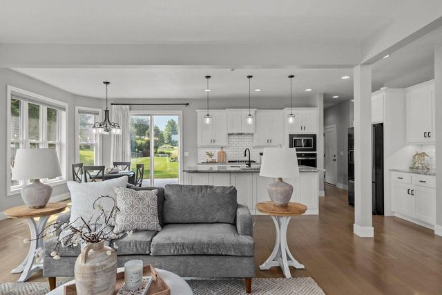 5644 N SUMMERLAND DRIVE, Appleton, WI 54913