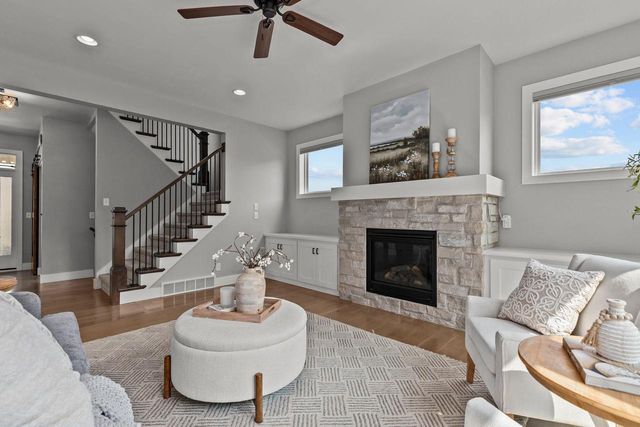 5644 N SUMMERLAND DRIVE, Appleton, WI 54913