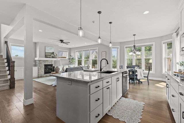 5644 N SUMMERLAND DRIVE, Appleton, WI 54913