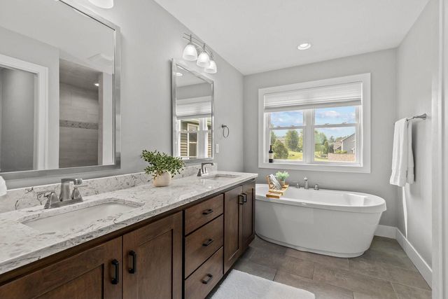 5644 N SUMMERLAND DRIVE, Appleton, WI 54913